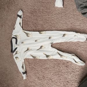 Kyte Newborn Footie Giraffe